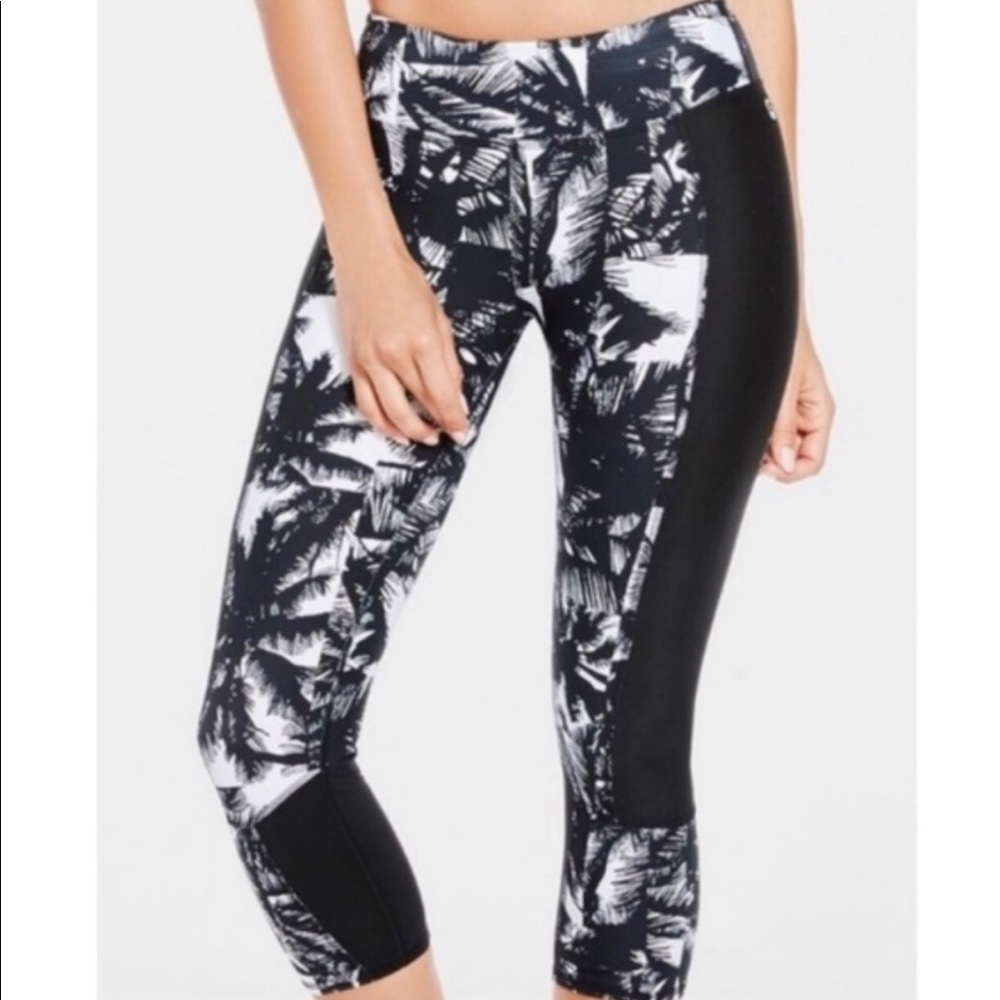Fabletics Capri - image 1